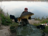 Stanowisko Siódemka okazała się szczęśliwa . Karp 13,300kg - 11 Maj 2013